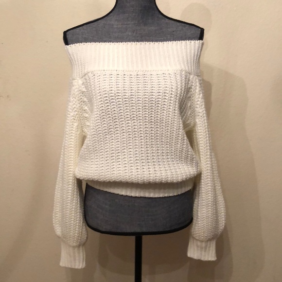 Sweaters - Fluffy volume sleeves sweater
